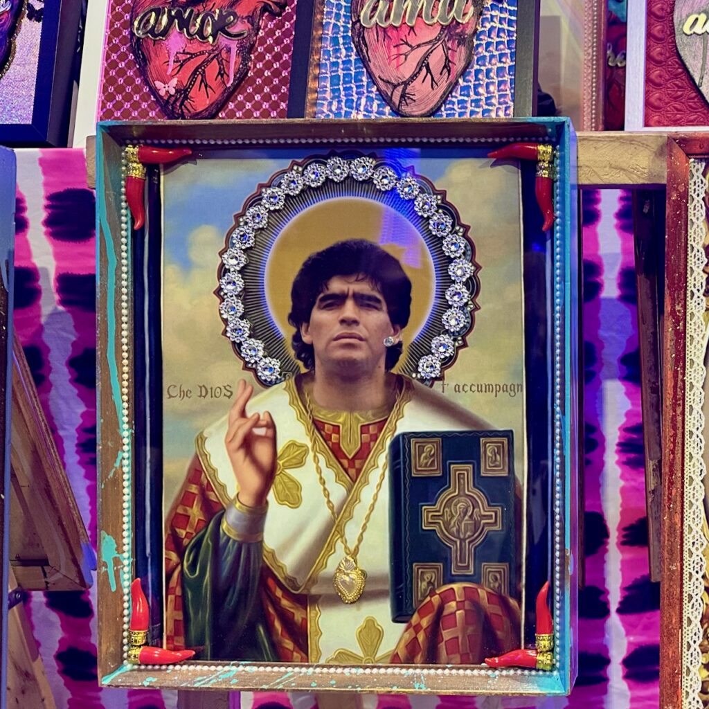 Heiligenbild von Diego Maradona am Vintage East Flohmarkt Mailand